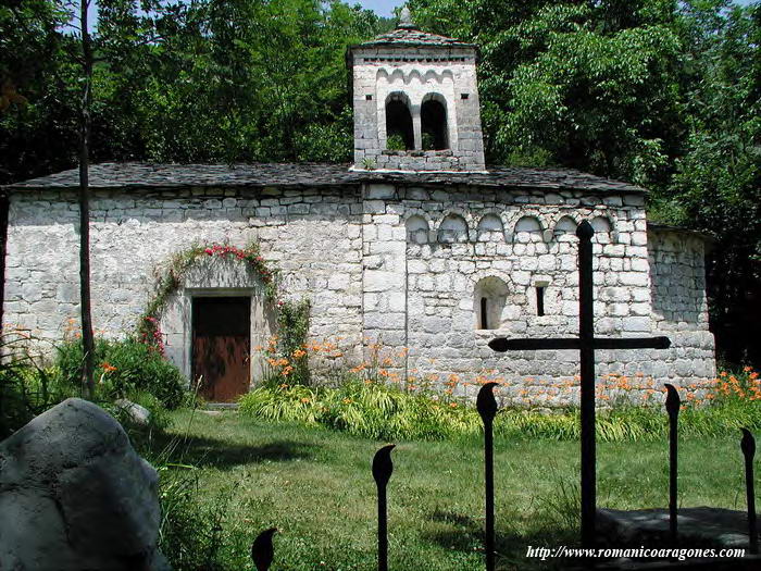 TEMPLO EN 1991. TEJADO DE LOSA INTACTO